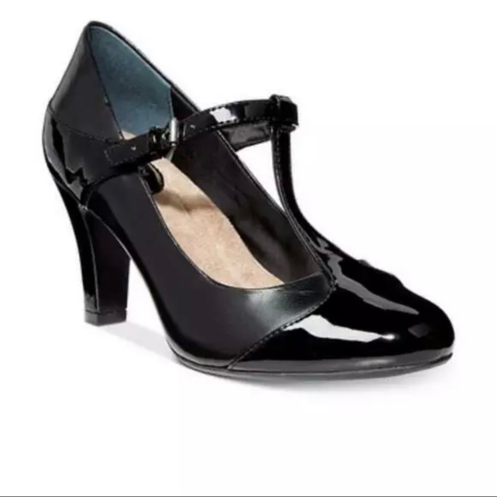 Giani Bernini Memory Vineza Foam T-Strap heels